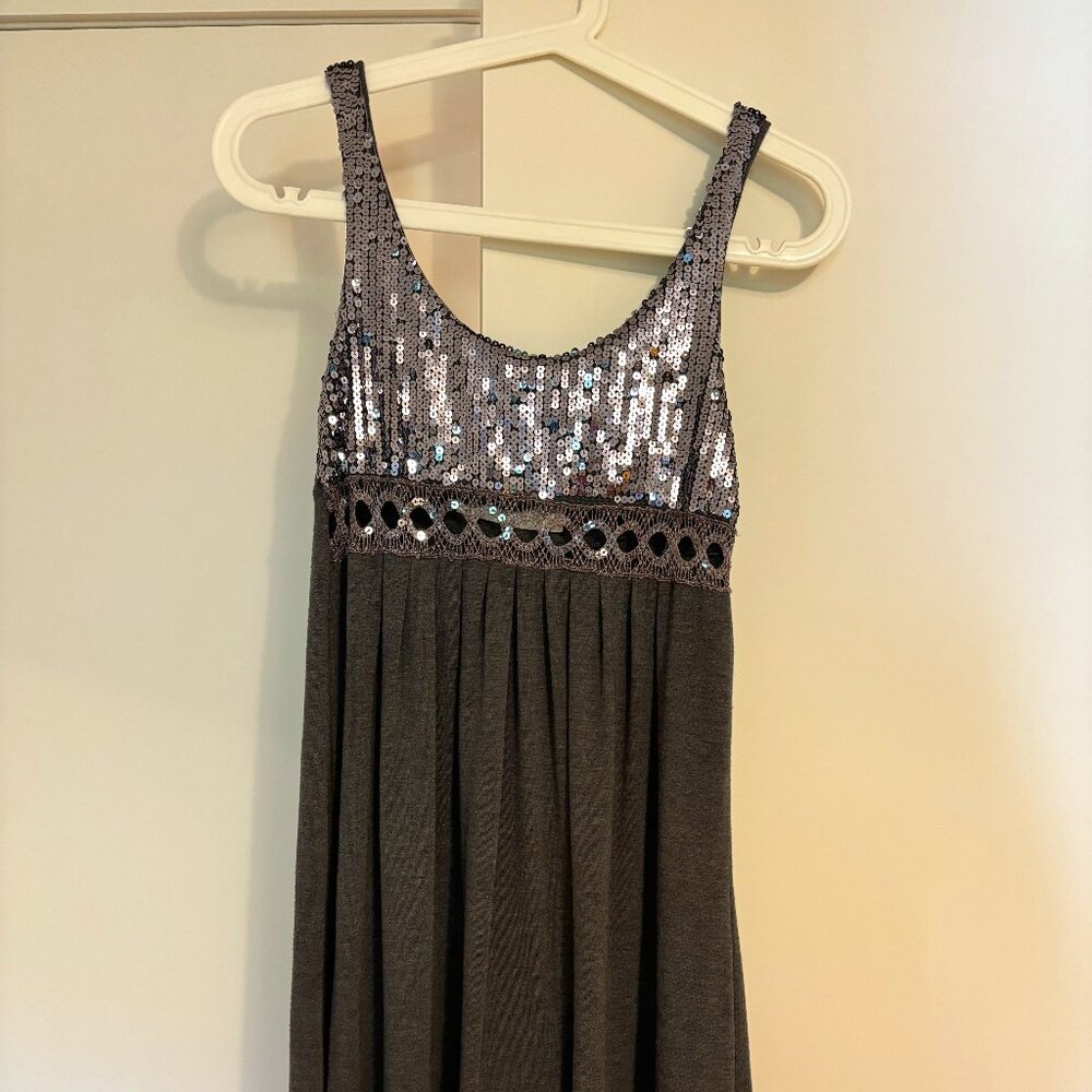 Stylish Grey Sleeveless Dress with Sequin Detail